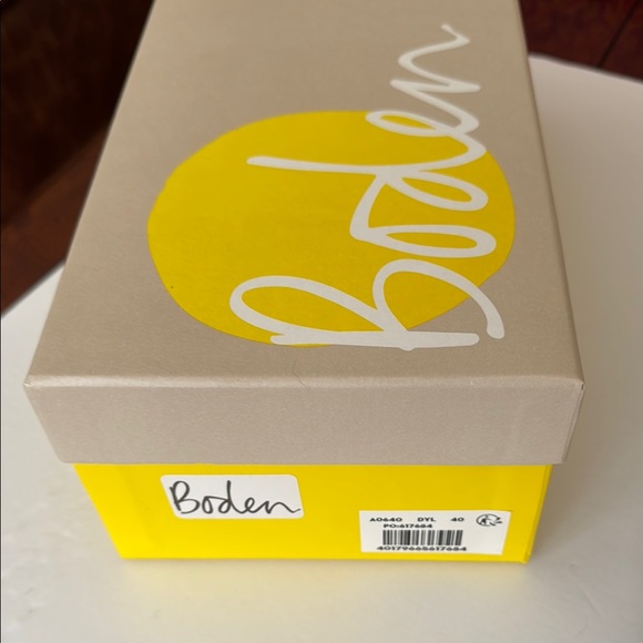 Boden Mustard Yellow Suede Slingback Block Heels Size 9 (40) - Picture 6 of 11